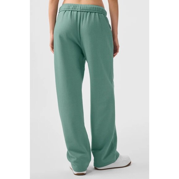 ALO Yoga Accolade Straight Leg Sweatpant in Botanical Green - Picture 4 of 4